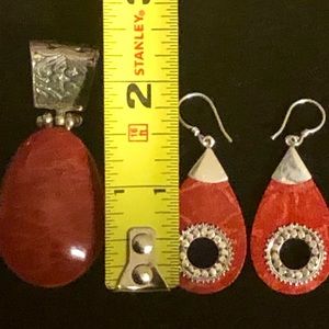 PENDANT & EARRINGS Set Sponge Coral Pendant and Earrings